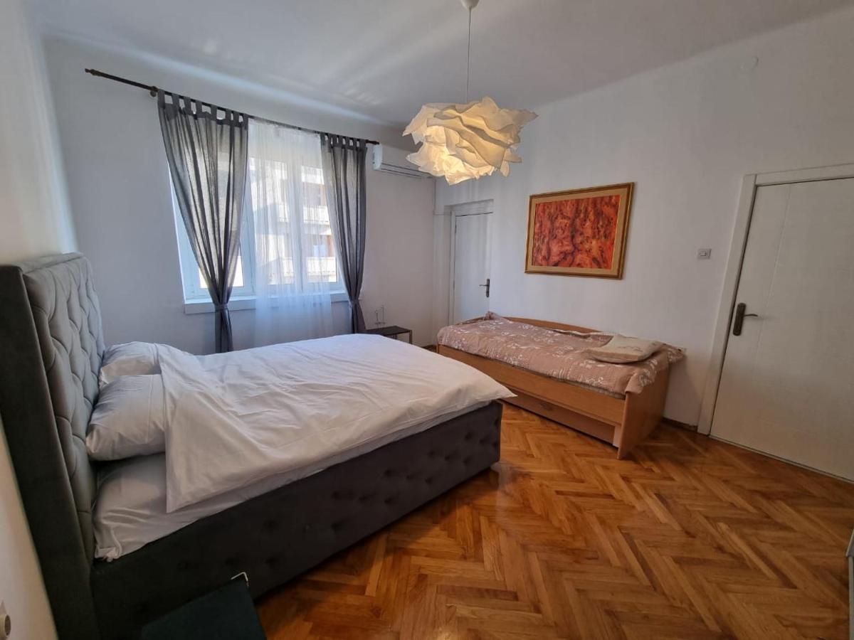 Right In The Heart Of Podgorica! Apartment Luaran gambar