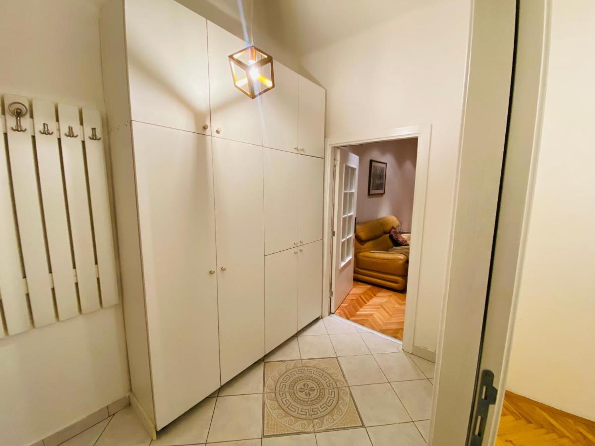 Right In The Heart Of Podgorica! Apartment Luaran gambar